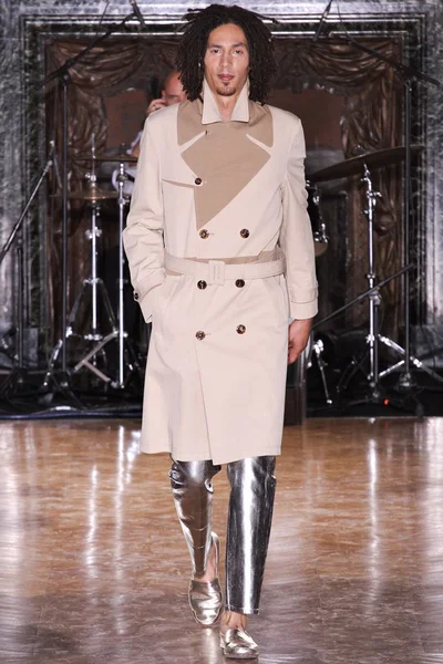 Look 17
